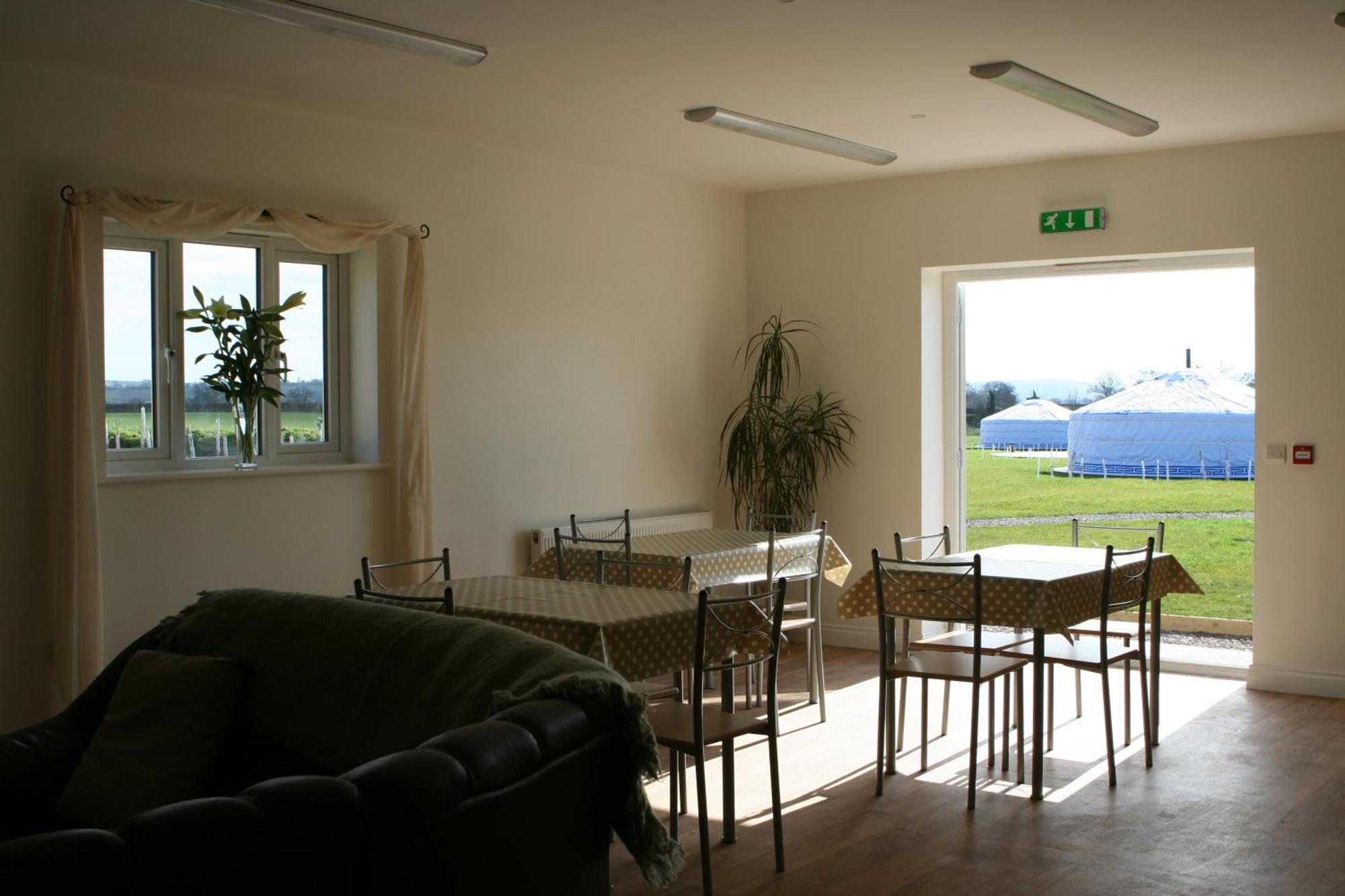 Caalm Camp Hotel Stour Provost Екстериор снимка