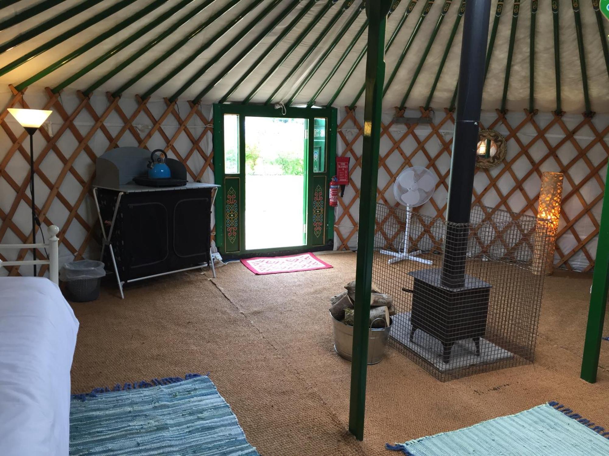 Caalm Camp Hotel Stour Provost Екстериор снимка